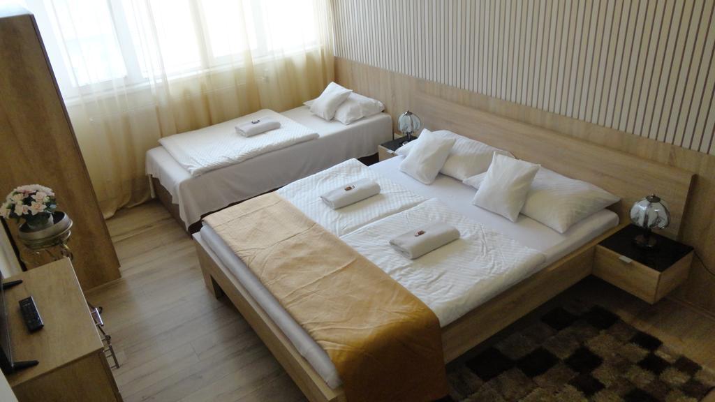 Hotel Centrum Szeged Ngoại thất bức ảnh