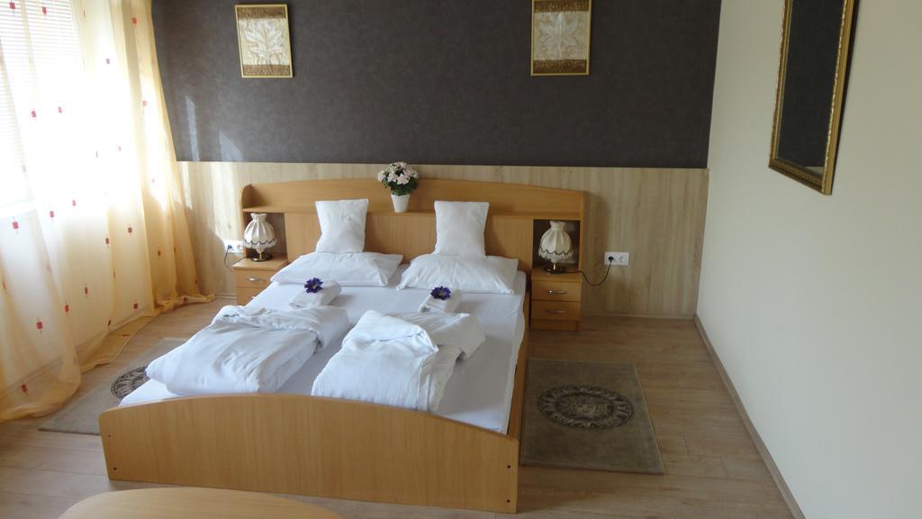 Hotel Centrum Szeged Ngoại thất bức ảnh