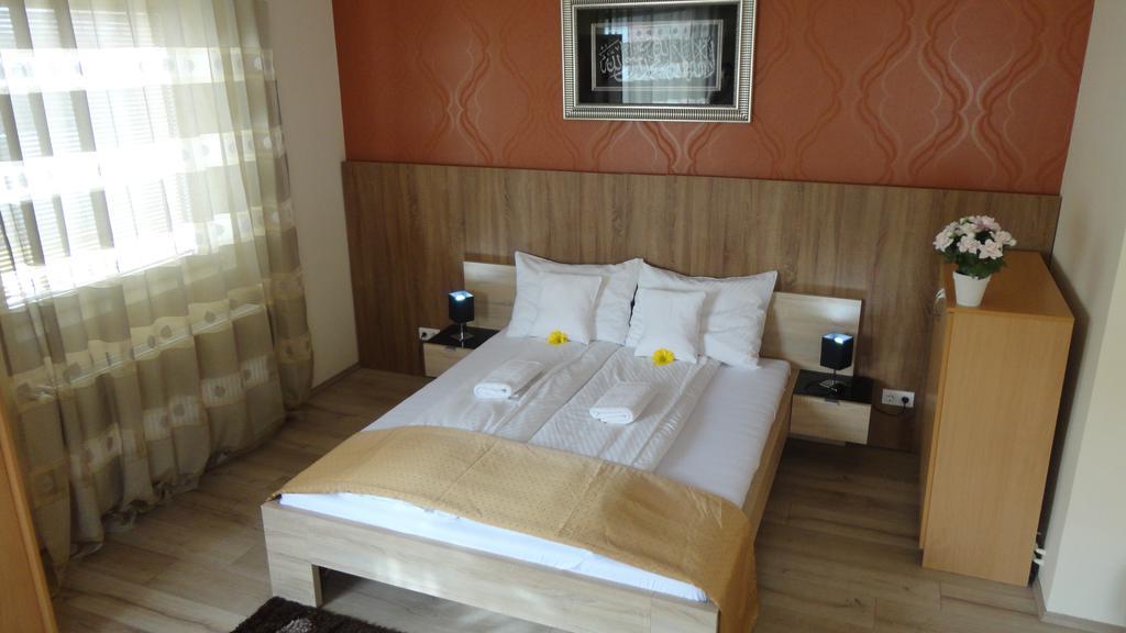 Hotel Centrum Szeged Ngoại thất bức ảnh